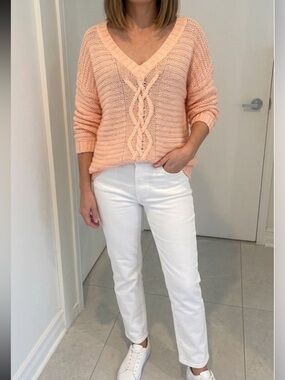 American Eagle Outfitters light Peachy/pink V-Neck Oversized Sweater Sze Medium